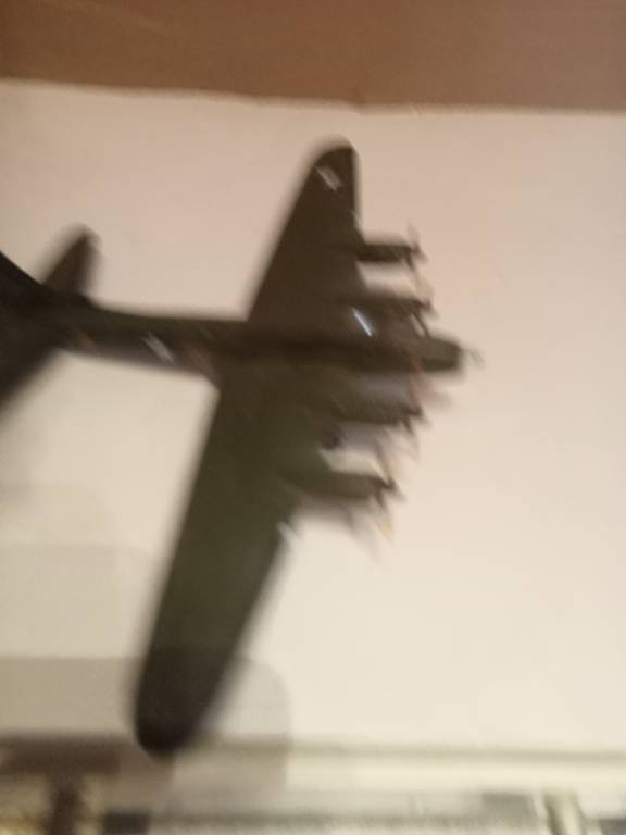 avion ancien en metal 22 cm x 16 cm | Puces Privées
