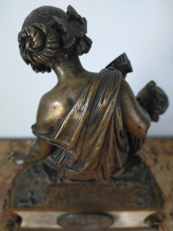 Pendule Bronze et marbre Antony Bailly Lyon Femme et chérubin musicien | Puces Privées