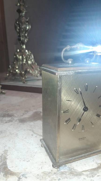 Horloge réveil de la marque suisse 'Swiza' | Puces Privées