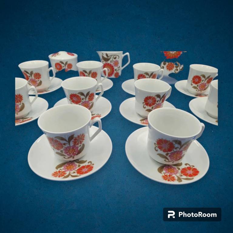 Service à café ou thé, porcelaine du Vercors | Puces Privées