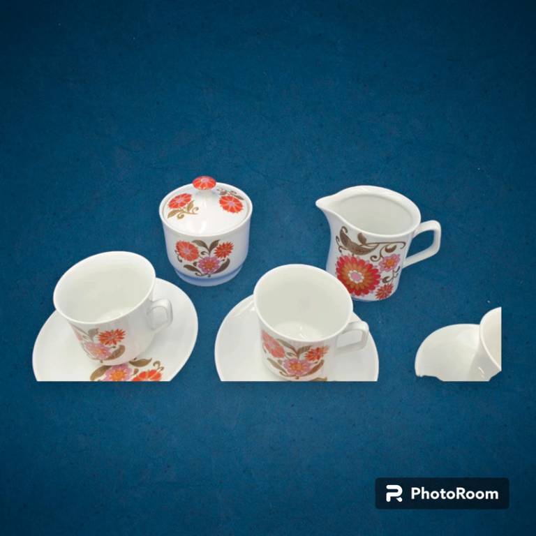 Service à café ou thé, porcelaine du Vercors | Puces Privées