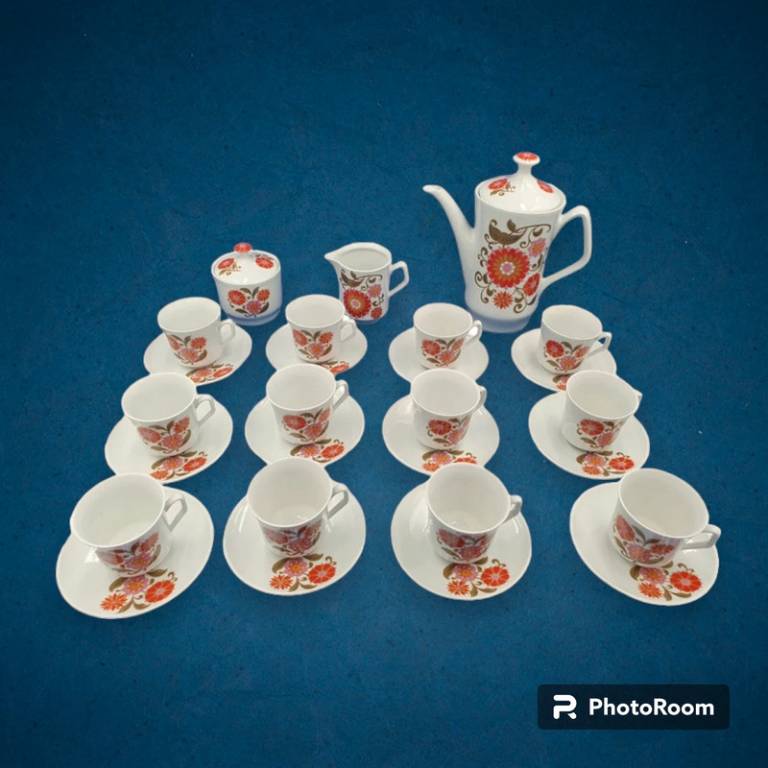 Service à café ou thé, porcelaine du Vercors | Puces Privées