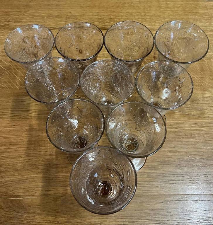 Biot XXeme : série de 10 verres a vin sur pied en verre bullé signés | Puces Privées