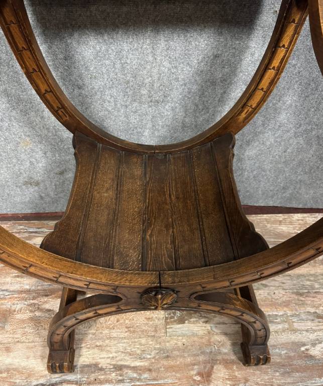 Paire de fauteuils Dagobert en noyer massif style Renaissance italienne | Puces Privées