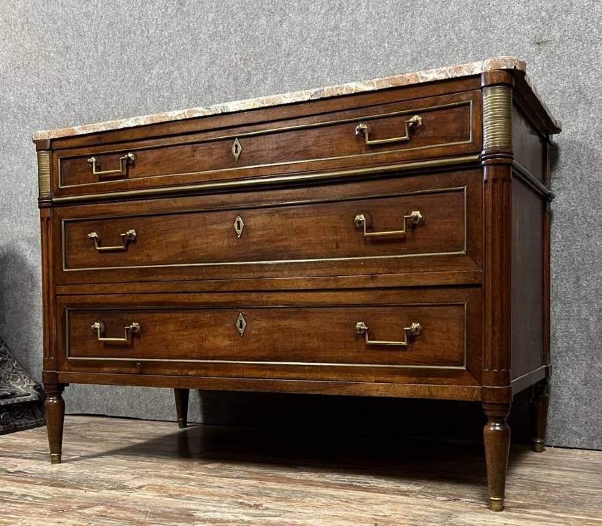 commode Parisienne époque Louis XVI en acajou vers 1780 | Puces Privées