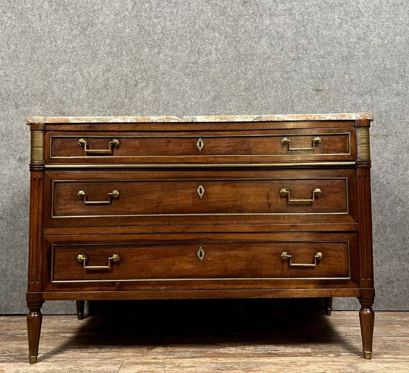 commode Parisienne époque Louis XVI en acajou vers 1780 | Puces Privées