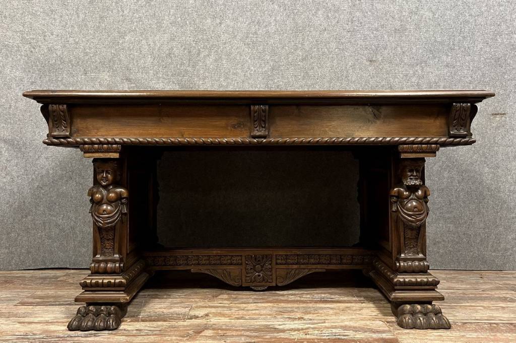 table bureau aux cariatides style Renaissance en noyer vers 1880 | Puces Privées
