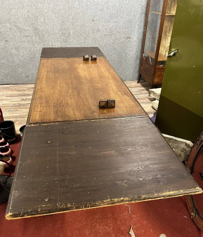 table bureau aux cariatides style Renaissance en noyer vers 1880 | Puces Privées