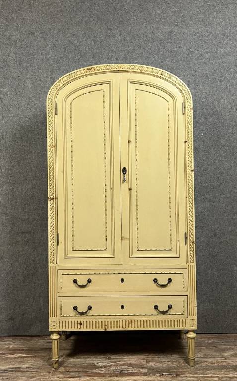 Gazzolo Ghilardi a Gênes : Superbe armoire Italienne de style Louis XVI en bois laqué époque 1900 | Puces Privées