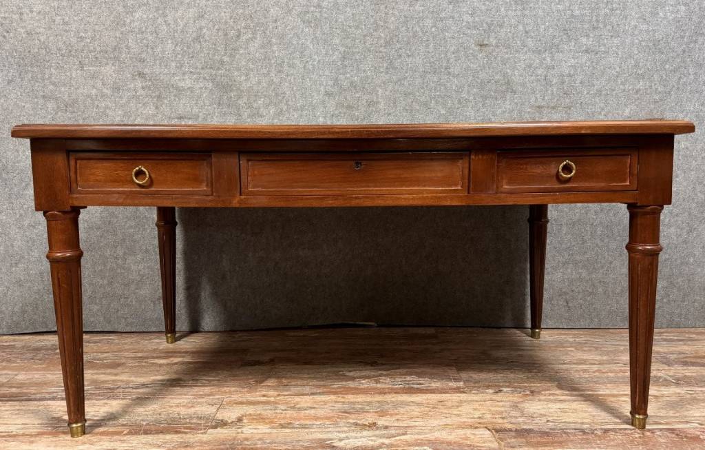 Bureau de centre de style louis XVI en acajou vers 1900 | Puces Privées