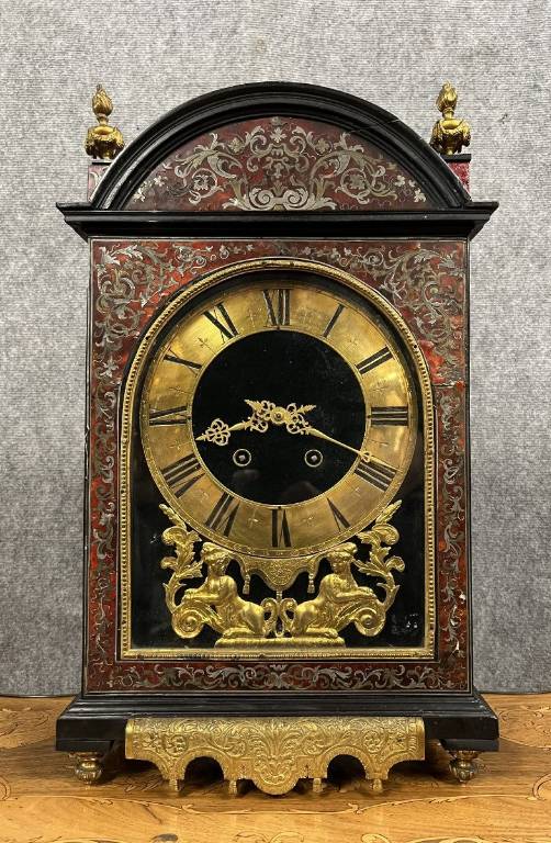 Pendule religieuse époque Louis XIV en marqueterie Boulle | Puces Privées