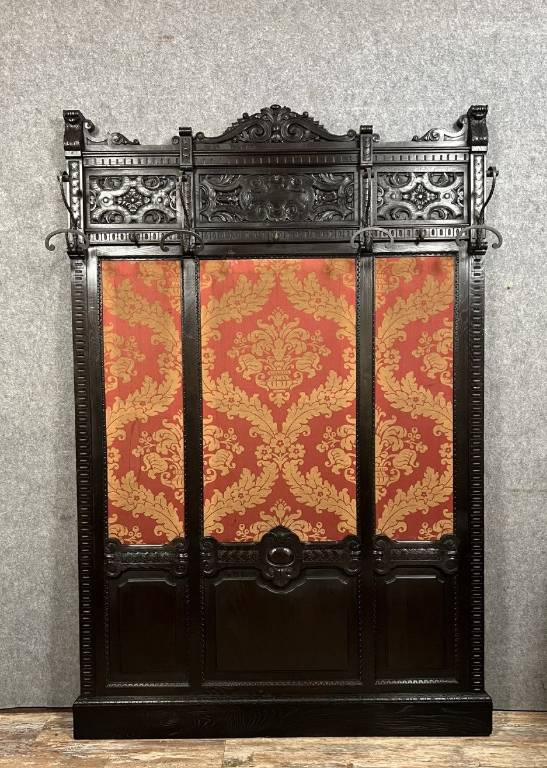 porte manteaux en bois massif sculpté style Renaissance Italienne circa 1850 | Puces Privées