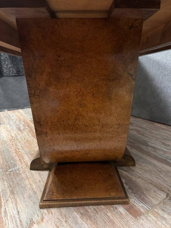 D'après Jean Fauré : Magnifique et atypique table en loupe d'amboine vers 1925 | Puces Privées