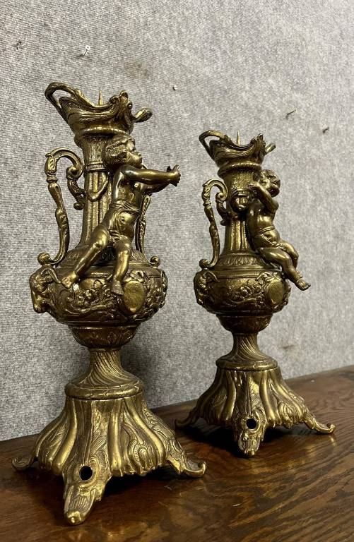 Paire de cassolettes aux putti en bronze doré époque XXeme siècle | Puces Privées