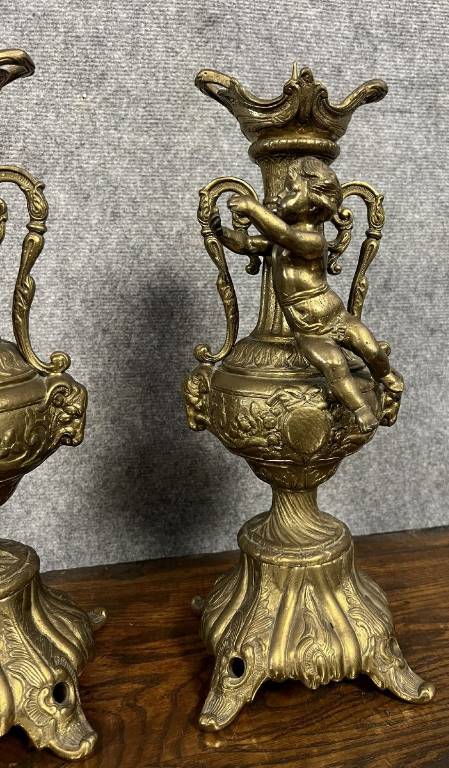 Paire de cassolettes aux putti en bronze doré époque XXeme siècle | Puces Privées