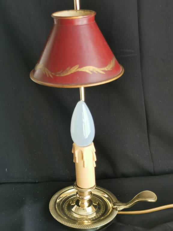 No - 573 - Petite lampe bouillotte à une lumière en bronze , époque XXème | Puces Privées