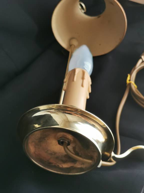 No - 573 - Petite lampe bouillotte à une lumière en bronze , époque XXème | Puces Privées