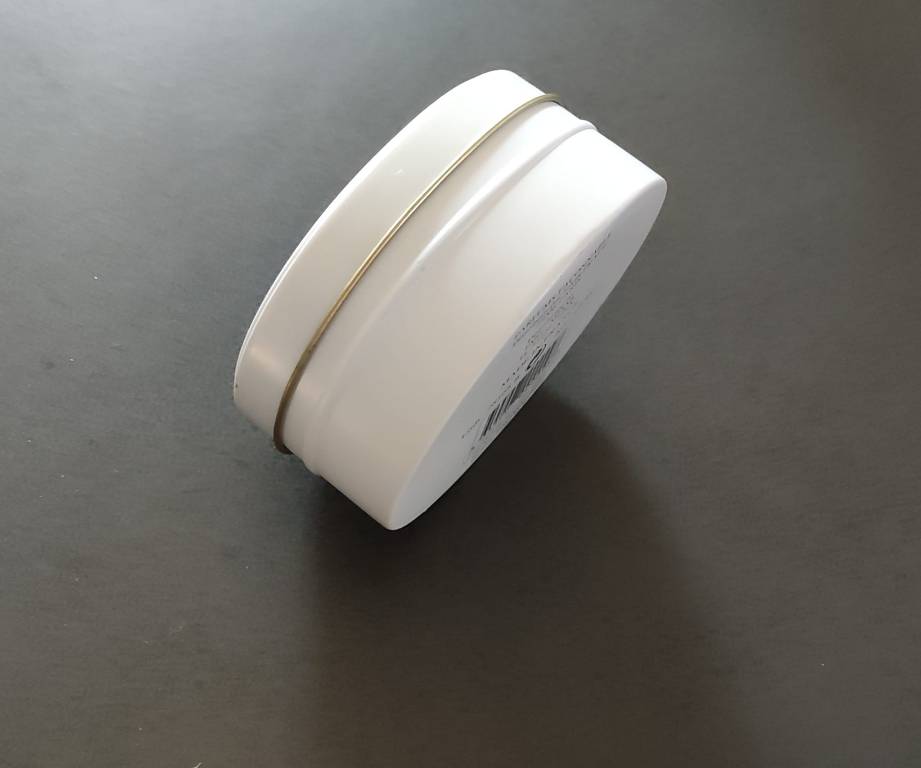 Boîte à savon en métal, parfum Façonnable® rare | Puces Privées