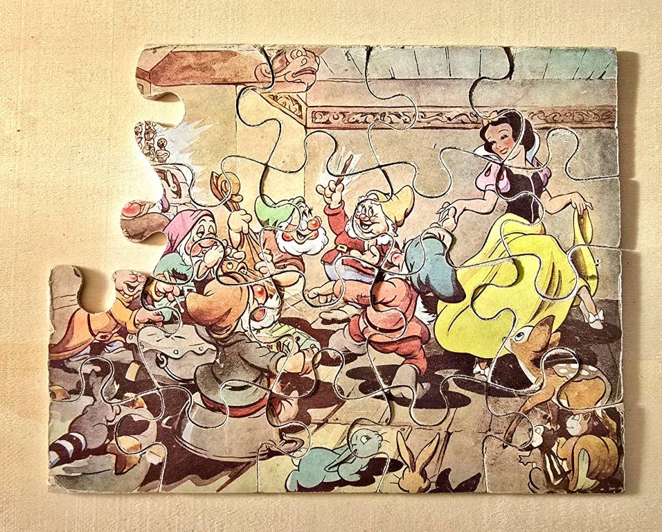 Puzzle en bois de 1958, Blanche neige et 7 nains Walt Disney® | Puces Privées