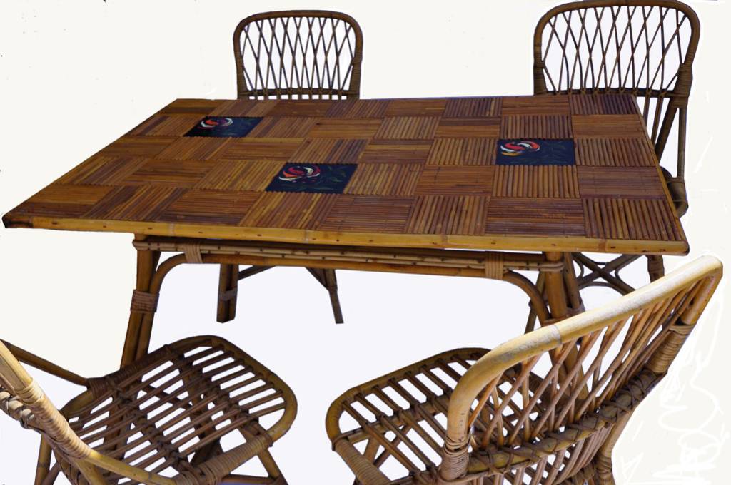 Table salle à manger rotin carreaux VALLAURIS et 4 sièges VINTAGE | Puces Privées