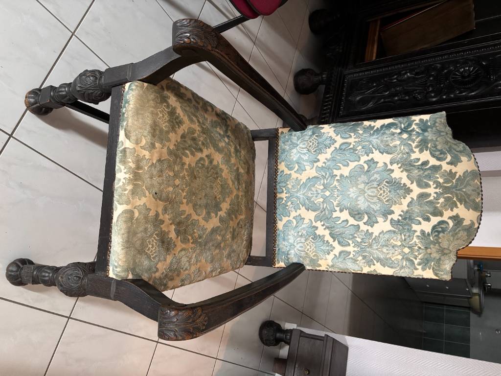 Fauteuil tapissier bois vintage | Puces Privées