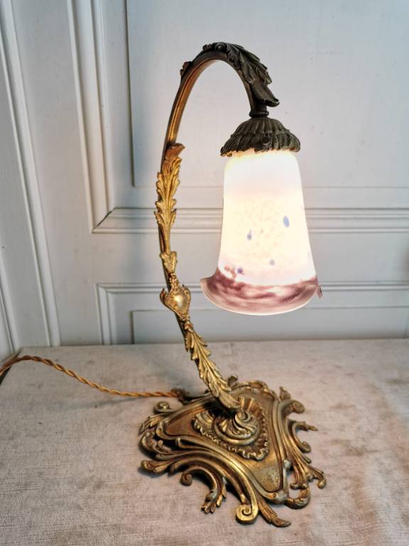 - No - 578 - Belle lampe de bureau ou d'ambiance en bronze et pâte de verre signé Noverdy | Puces Privées