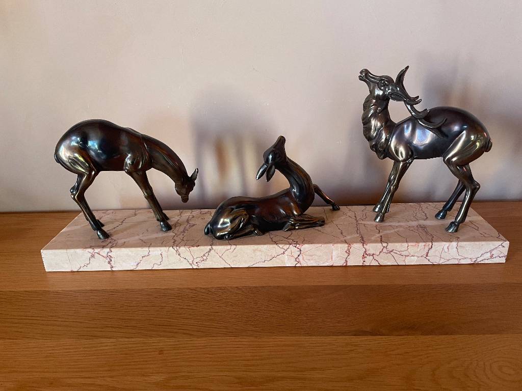Régule patinée le cerf et ses biches | Puces Privées