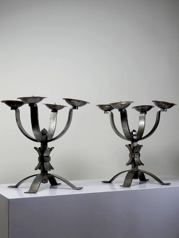 Paire de chandeliers brutalistes massifs en fer forgé 4 feux vintages | Puces Privées