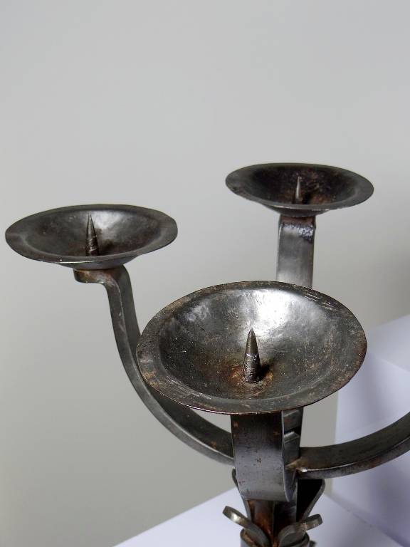 Paire de chandeliers brutalistes massifs en fer forgé 4 feux vintages | Puces Privées