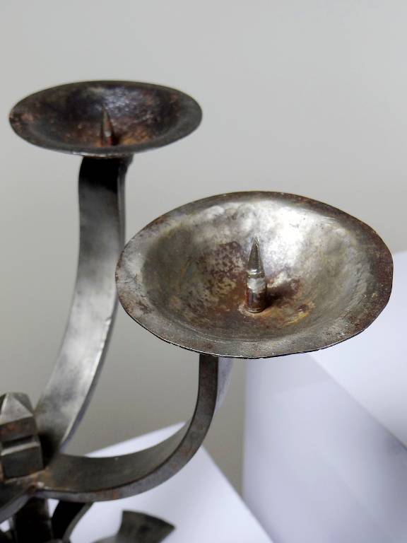 Paire de chandeliers brutalistes massifs en fer forgé 4 feux vintages | Puces Privées