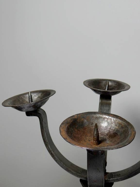 Paire de chandeliers brutalistes massifs en fer forgé 4 feux vintages | Puces Privées