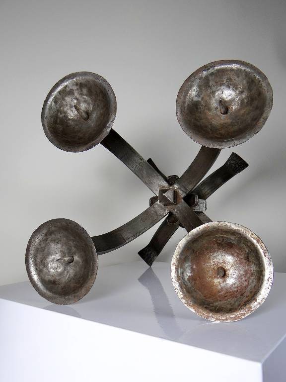 Paire de chandeliers brutalistes massifs en fer forgé 4 feux vintages | Puces Privées