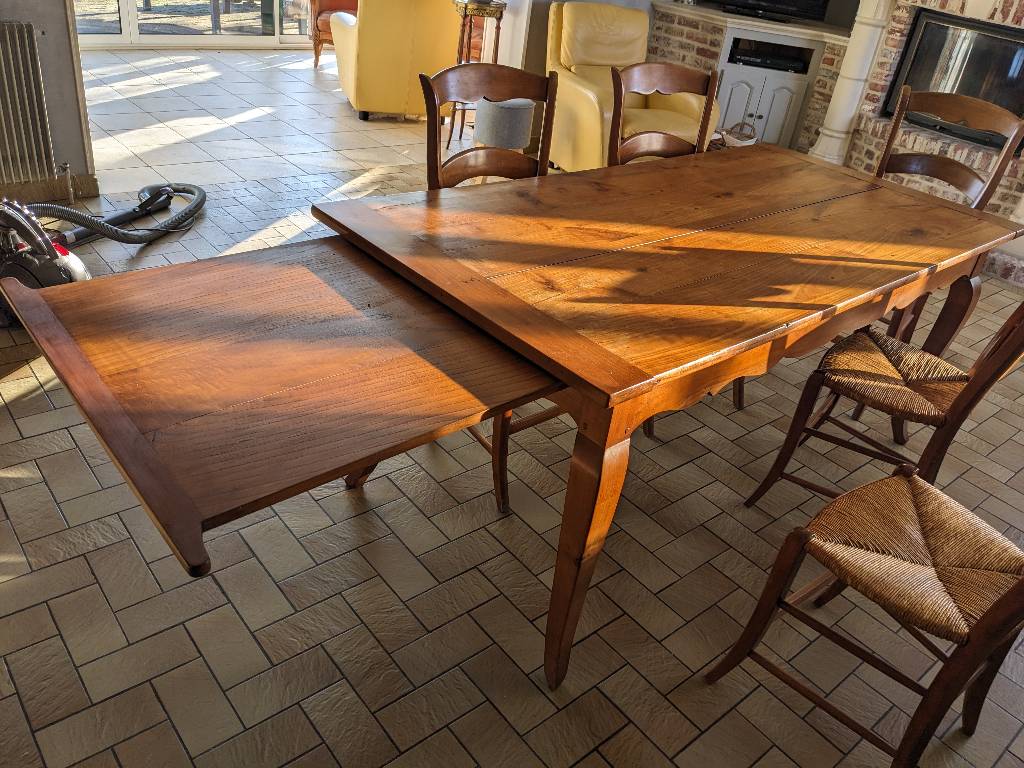ensemble table et 5 chaises merisier | Puces Privées
