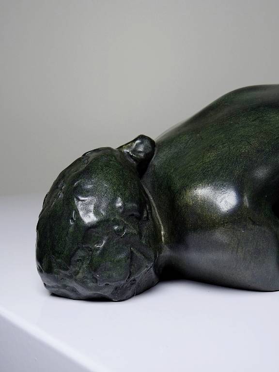 Sujet vintage femme nue allongée marbre reconstitué patine bronze | Puces Privées