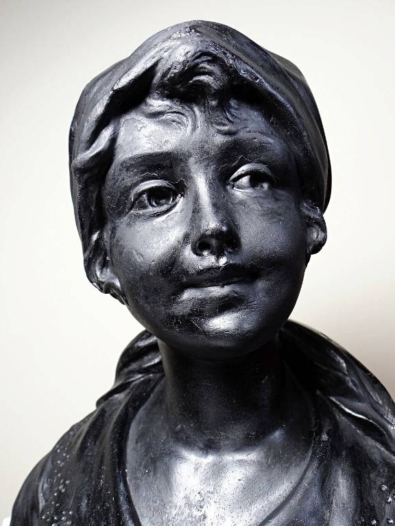 Buste de jeune femme en plâtre 1900-1930 monochrome Citti & Frère | Puces Privées