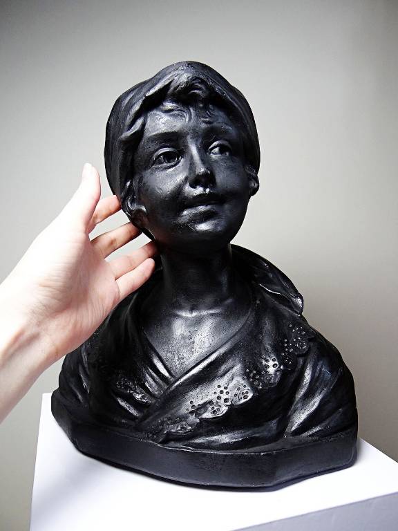 Buste de jeune femme en plâtre 1900-1930 monochrome Citti & Frère | Puces Privées