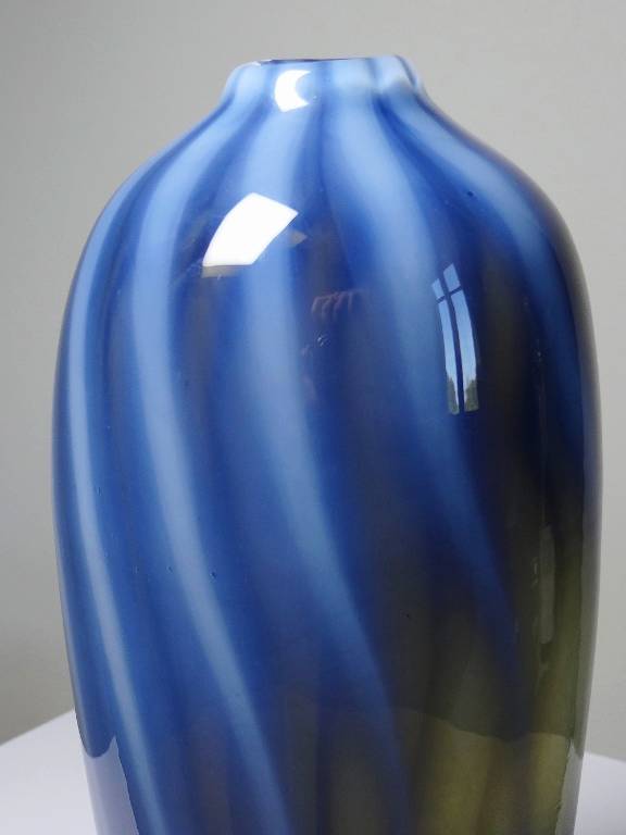 Vase vintage verre fumé doublé d'opaline bulle de savon Murano | Puces Privées