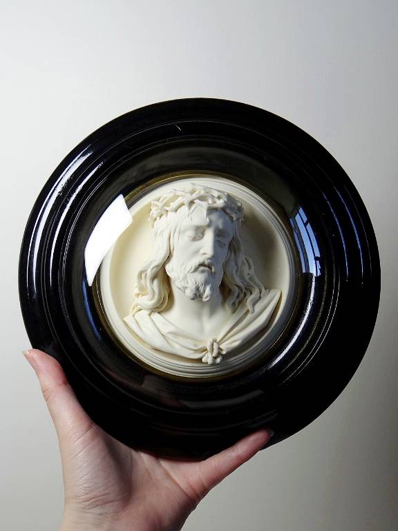 Médaillon Religieux mural Napoleon III, ancien XIXe, Christ calcaire Ragoneau | Puces Privées