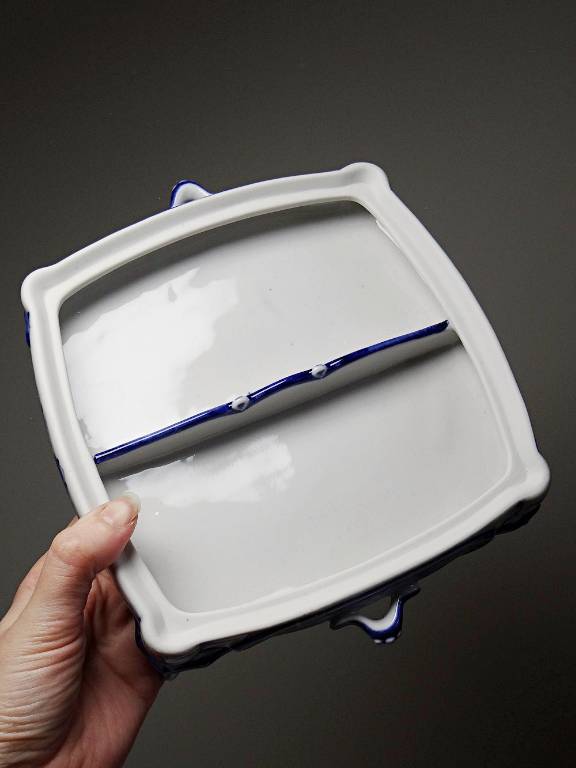 Rare et unique Echiquier de voyage porcelaine de Gzhel signé Yuri Garanin | Puces Privées