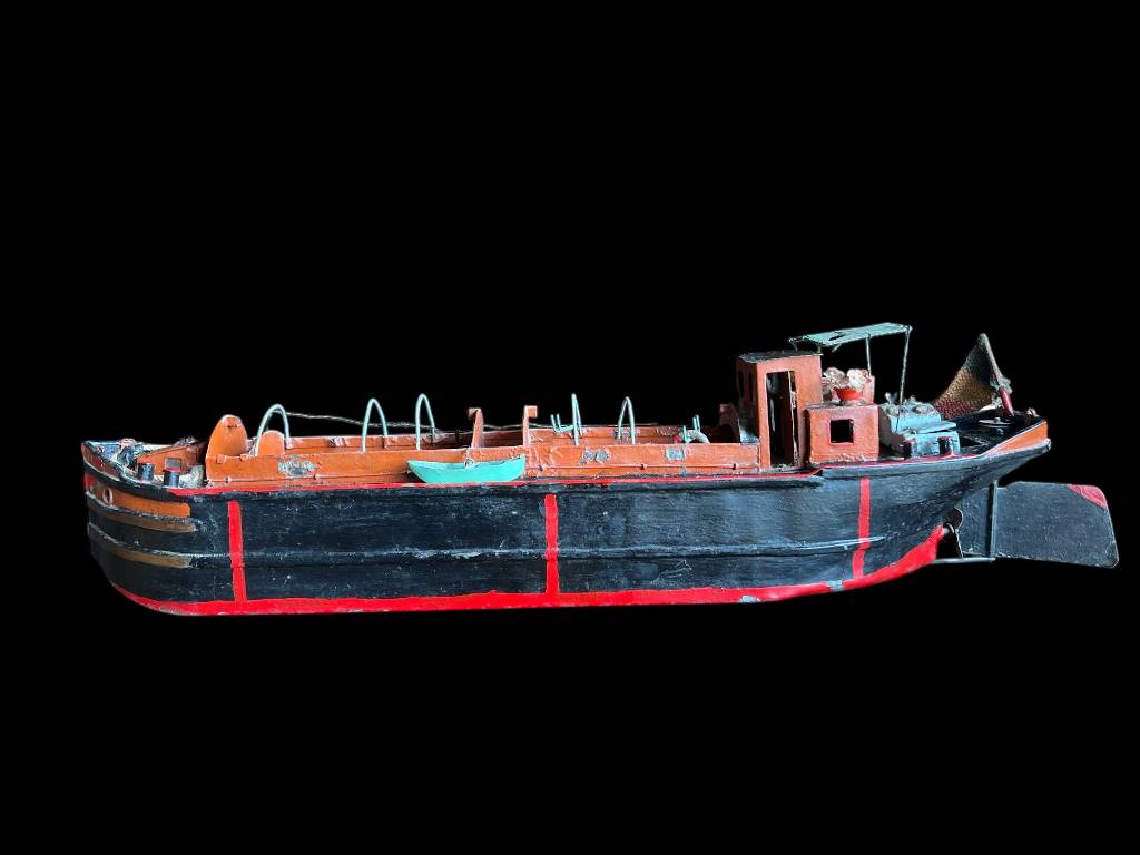 ANCIENNE MAQUETTE DE PENICHE PARISIENNE EN BOIS ET METAL circa 1930 | Puces Privées