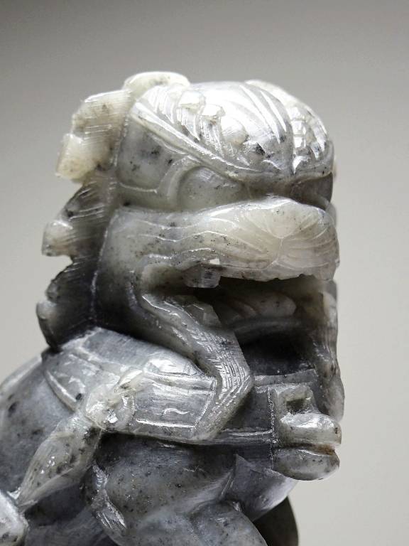 Paire de petits Chiens/Lions Foo en pierre de savon sculptée vintages | Puces Privées