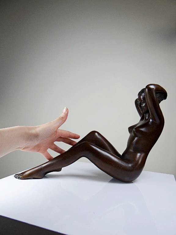 Grande statuette femme nue, Vénus en bronze de charme vintage | Puces Privées