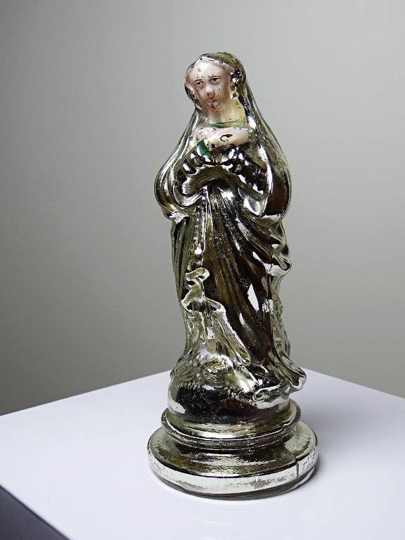 Ancienne petite vierge en verre églomisée polychrome XIXe | Puces Privées