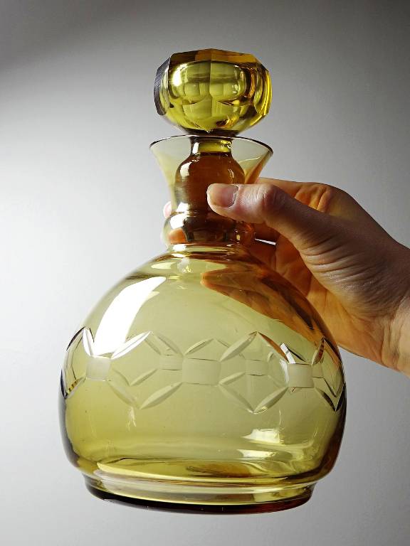 Carafe à décanter verre soufflé ciselé ambré Tchèque vintage/ancienne | Puces Privées