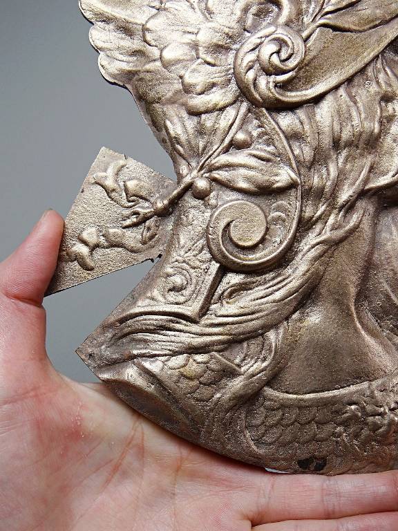 Plaque en bronze doré ancien profil de Marianne Art Nouveau | Puces Privées