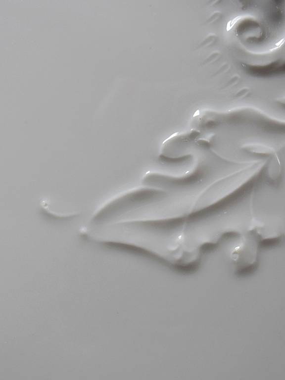 Grand plat à tarte vintage/ancien porcelaine fine de Limoges blanche | Puces Privées