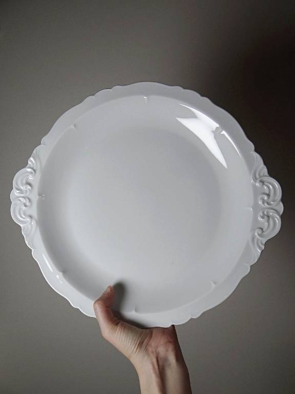 Grand plat de service porcelaine fine de Limoges blanche vintage/ancien | Puces Privées