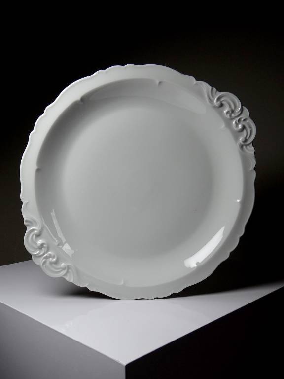 Grand plat de service porcelaine fine de Limoges blanche vintage/ancien | Puces Privées