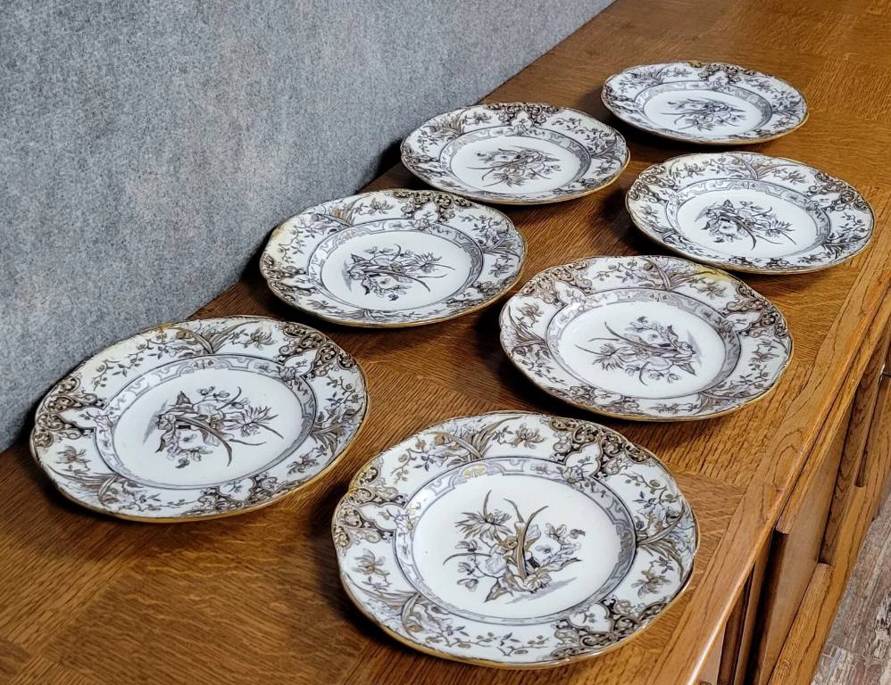 Ensemble de 6 assiettes plus 1 en porcelaine Anglaise époque début XXeme | Puces Privées