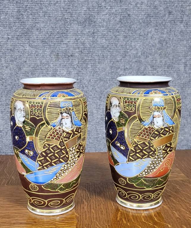 Asie XXeme : paire de vases en porcelaine émaillée de Satsuma | Puces Privées